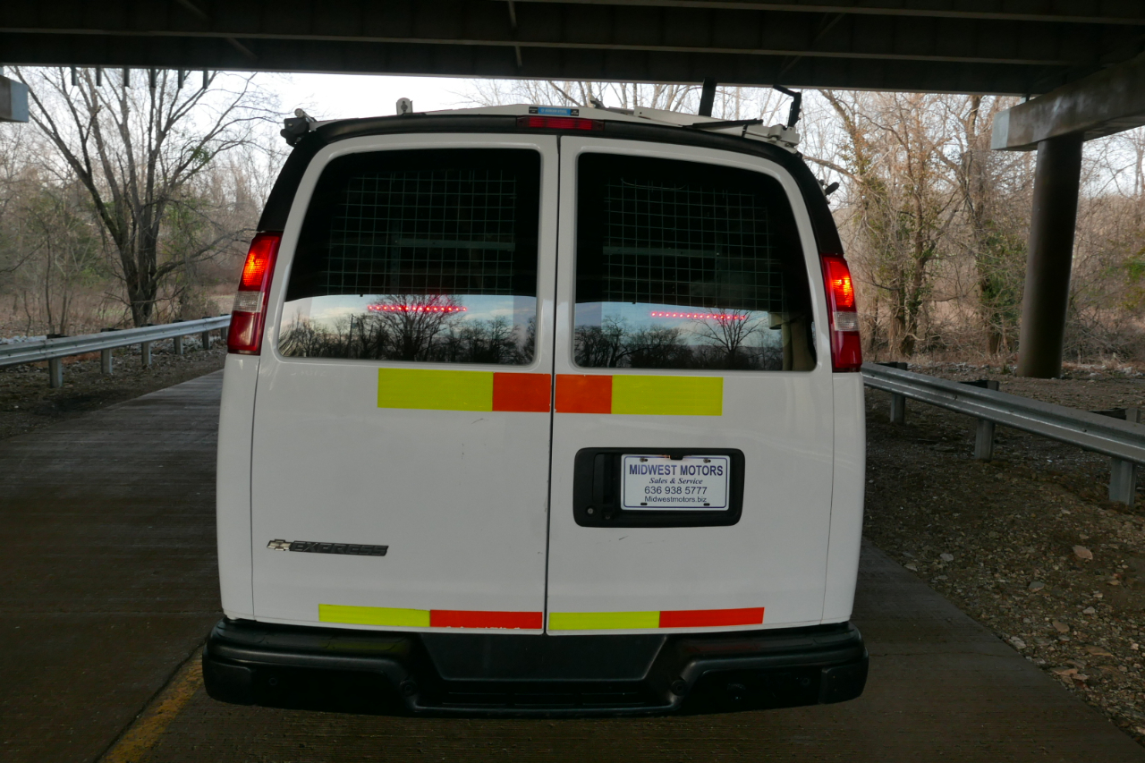 Chevrolet Express Cargo Van RWD 2500 135" 2018