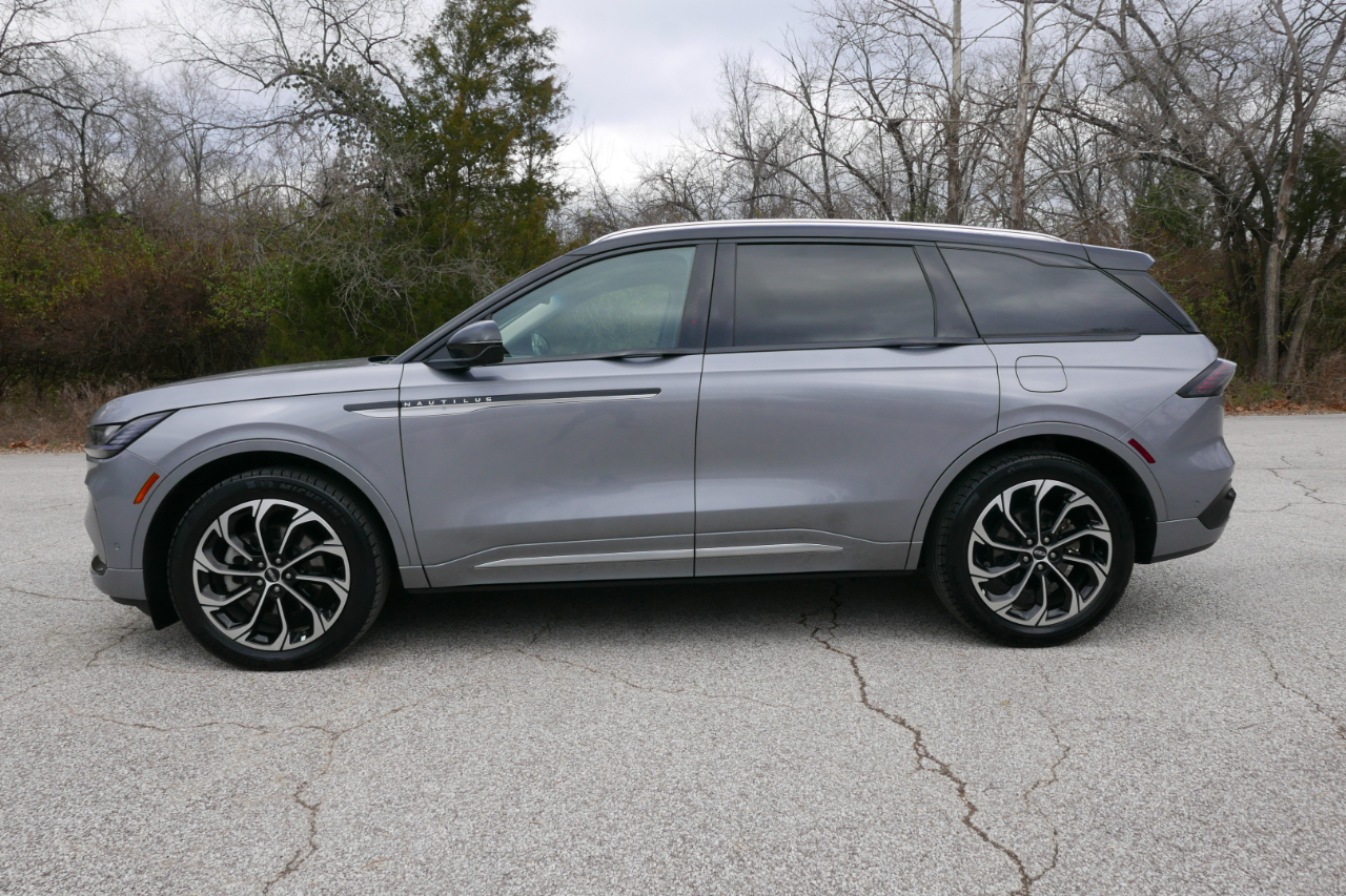 Lincoln Nautilus Reserve AWD 2024
