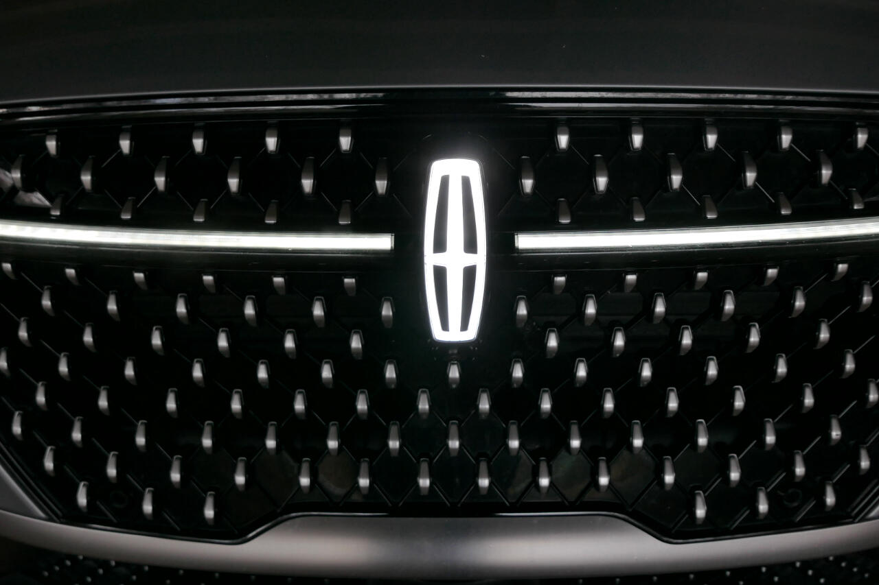 Lincoln Nautilus Reserve AWD 2024