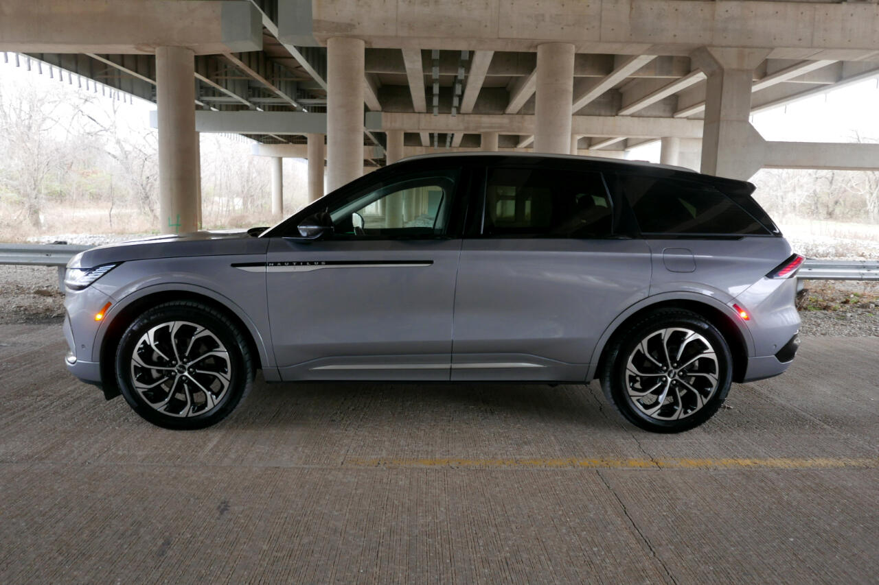 Lincoln Nautilus Reserve AWD 2024