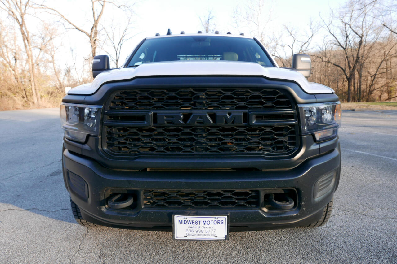 RAM 5500 Chassis Cab Tradesman 4x4 Crew Cab 60" CA 173.4" WB 2024