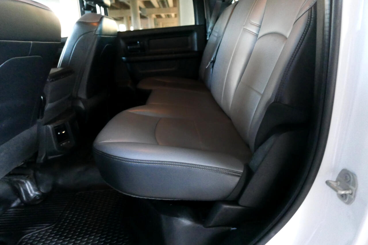 RAM 5500 Chassis Cab Tradesman 4x4 Crew Cab 60" CA 173.4" WB 2024