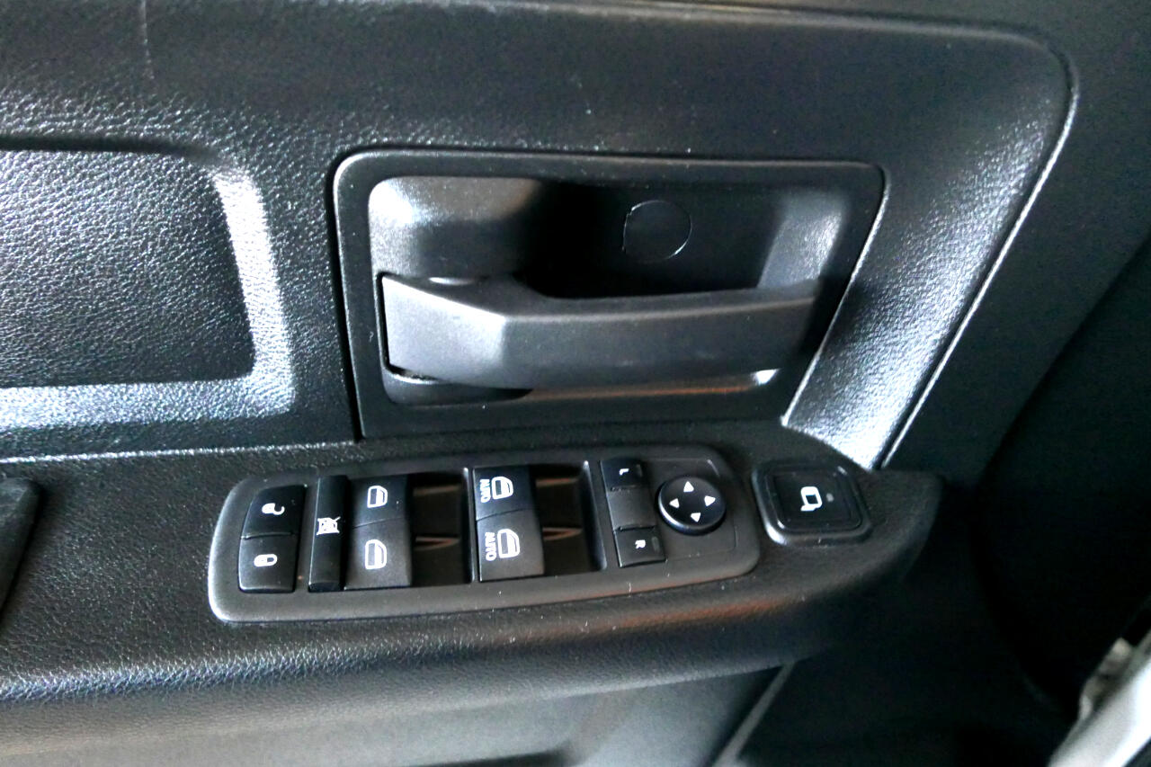 RAM 5500 Chassis Cab Tradesman 4x4 Crew Cab 60" CA 173.4" WB 2024