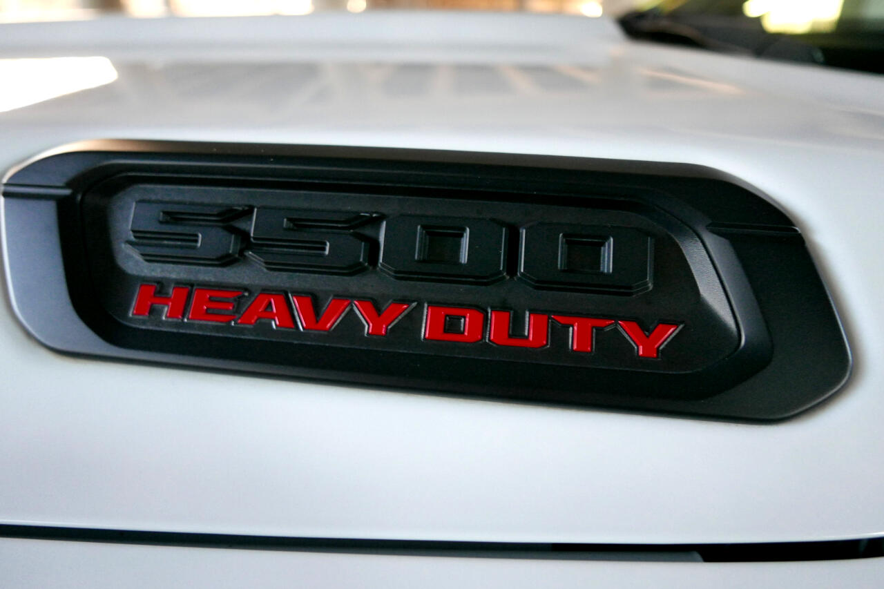 RAM 5500 Chassis Cab Tradesman 4x4 Crew Cab 60" CA 173.4" WB 2024