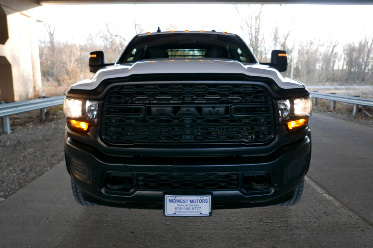 RAM 5500 Chassis Cab Tradesman 4x4 Crew Cab 60" CA 173.4" WB 2024