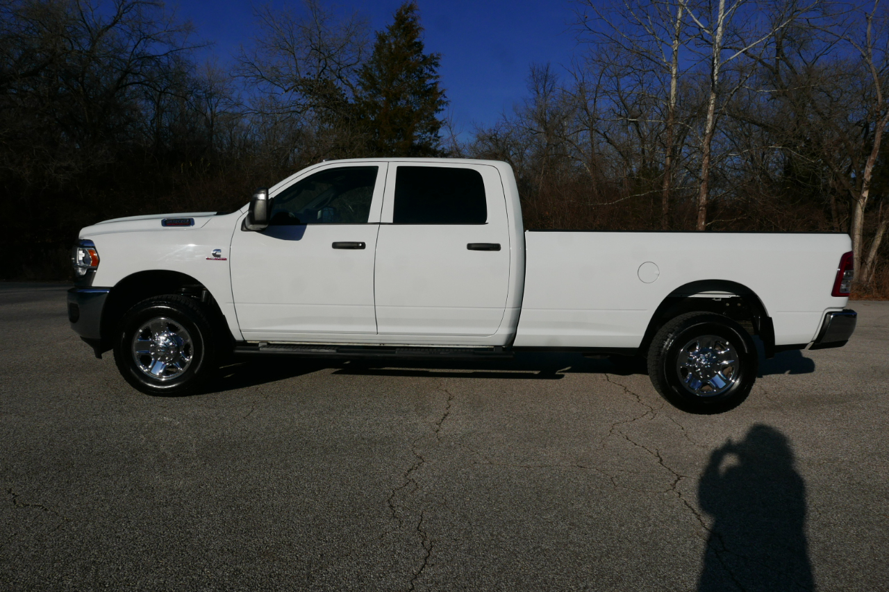RAM 2500 Tradesman 4x4 Crew Cab 8' Box 2023