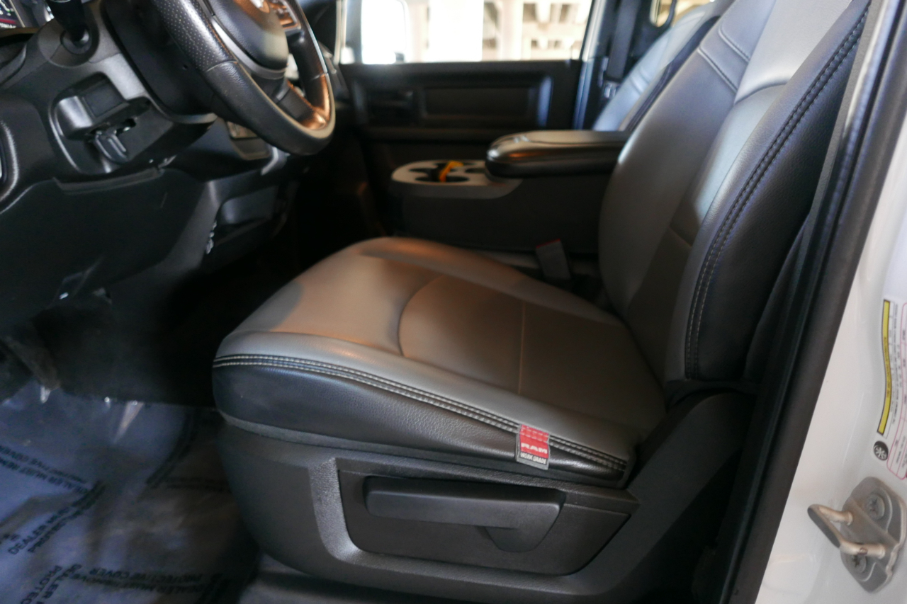 RAM 2500 Tradesman 4x4 Crew Cab 8' Box 2023