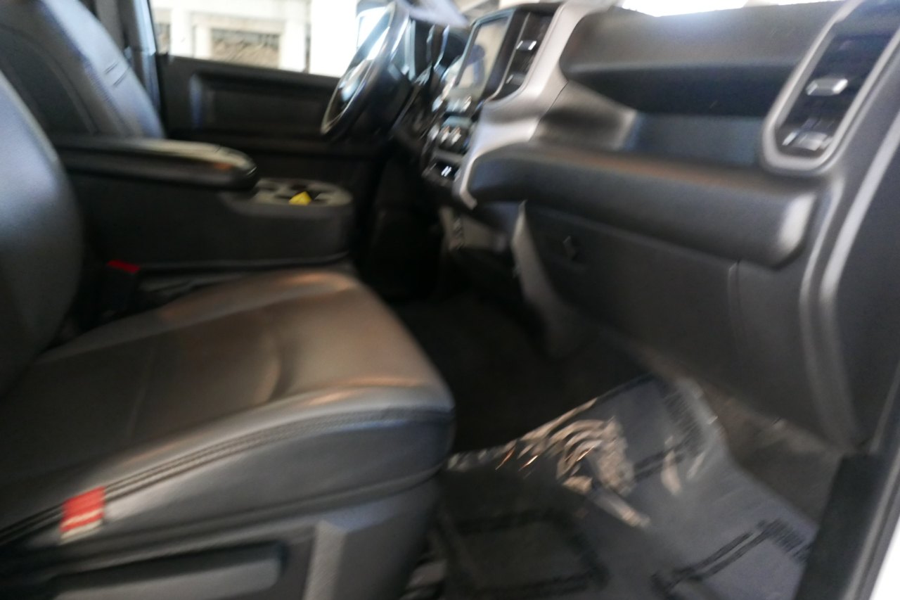 RAM 2500 Tradesman 4x4 Crew Cab 8' Box 2023