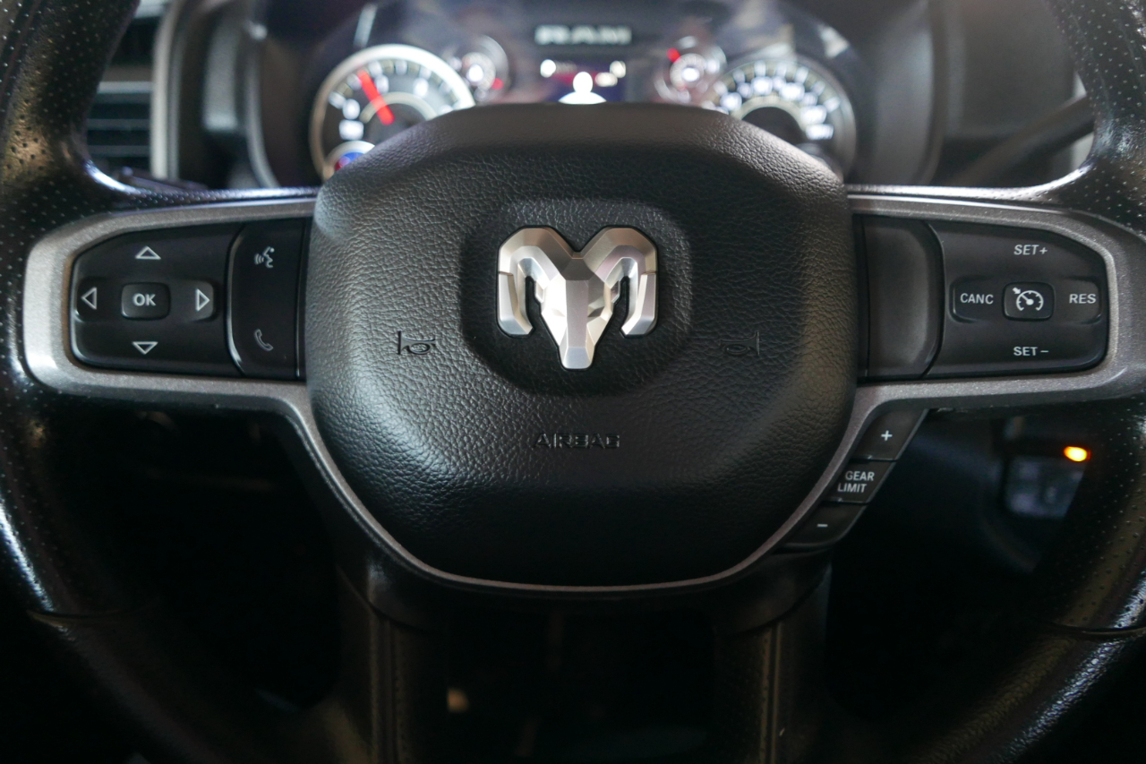 RAM 2500 Tradesman 4x4 Crew Cab 8' Box 2023