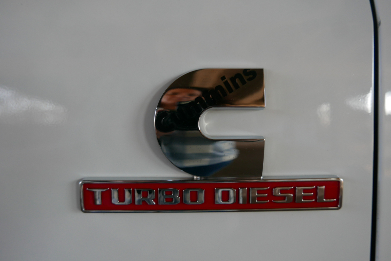 RAM 2500 Tradesman 4x4 Crew Cab 8' Box 2023