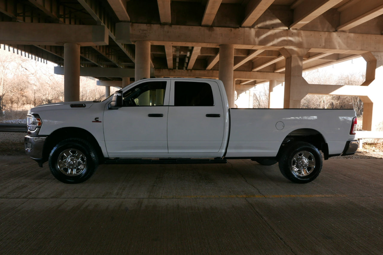 RAM 2500 Tradesman 4x4 Crew Cab 8' Box 2023