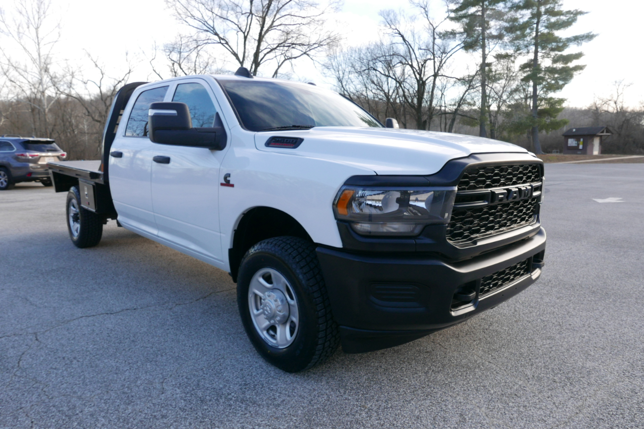 RAM 2500 Tradesman 4x4 Crew Cab 8' Box 2023