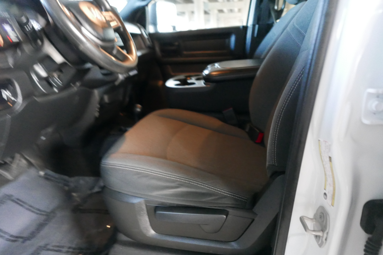 RAM 2500 Tradesman 4x4 Crew Cab 8' Box 2023