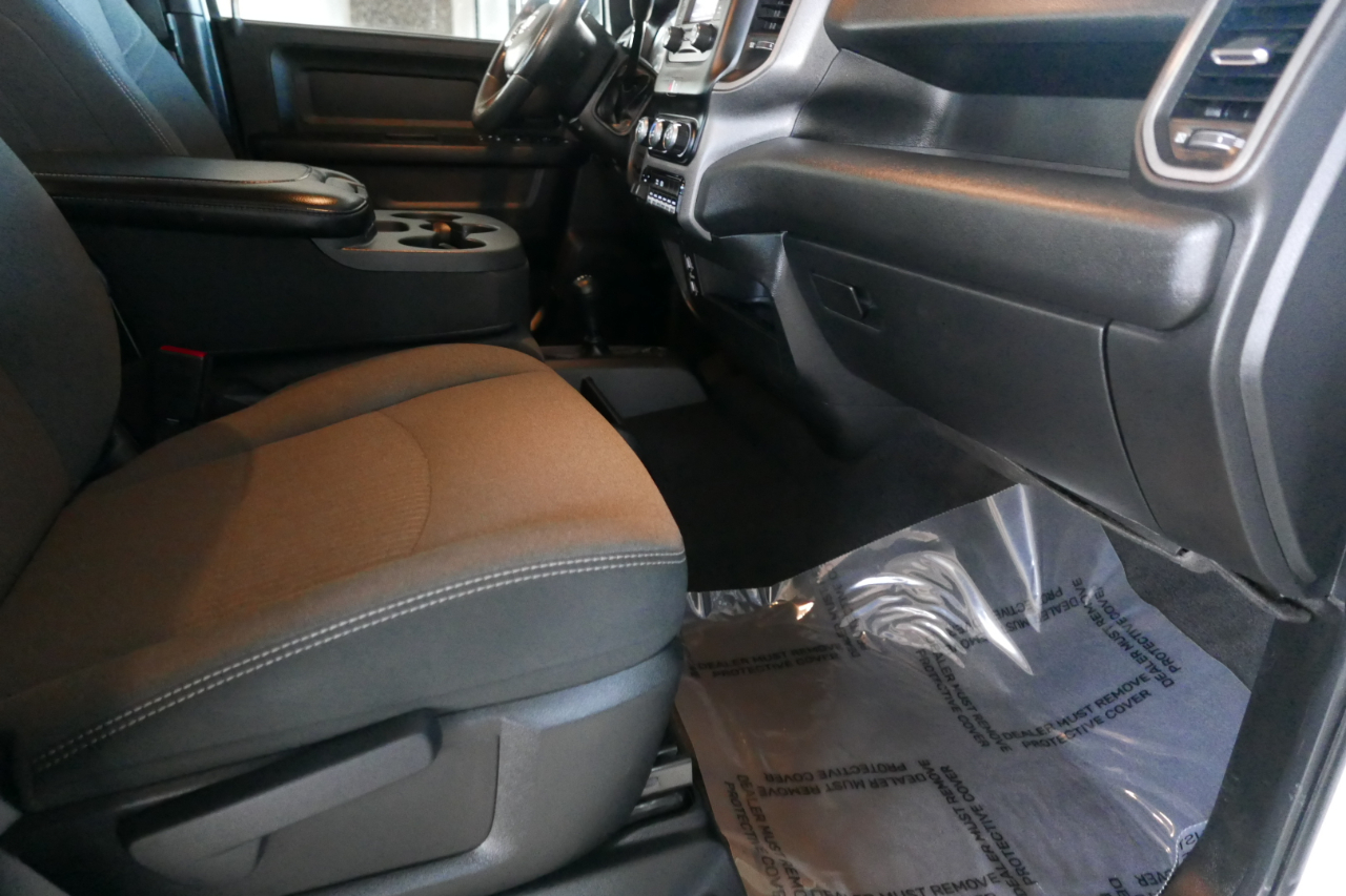 RAM 2500 Tradesman 4x4 Crew Cab 8' Box 2023