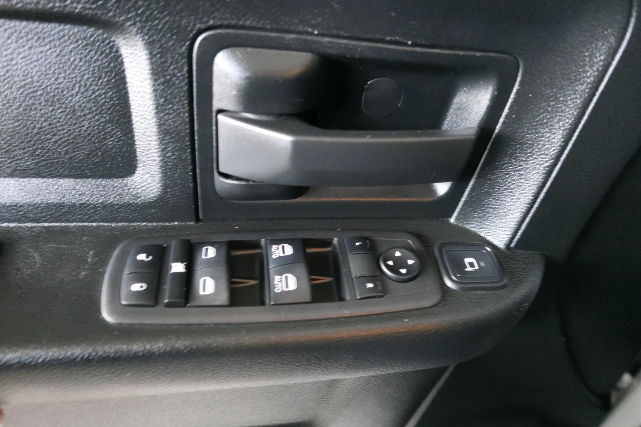 RAM 2500 Tradesman 4x4 Crew Cab 8' Box 2023