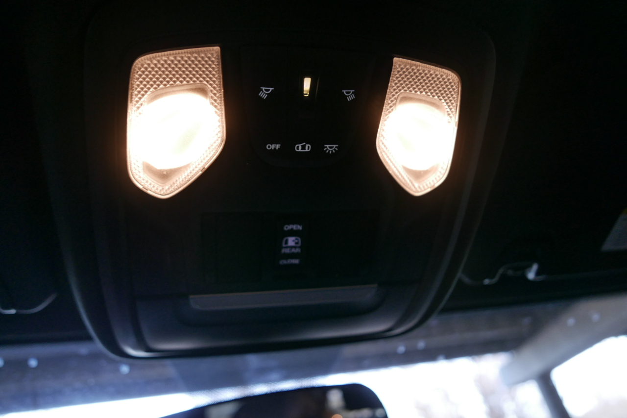 RAM 2500 Tradesman 4x4 Crew Cab 8' Box 2023