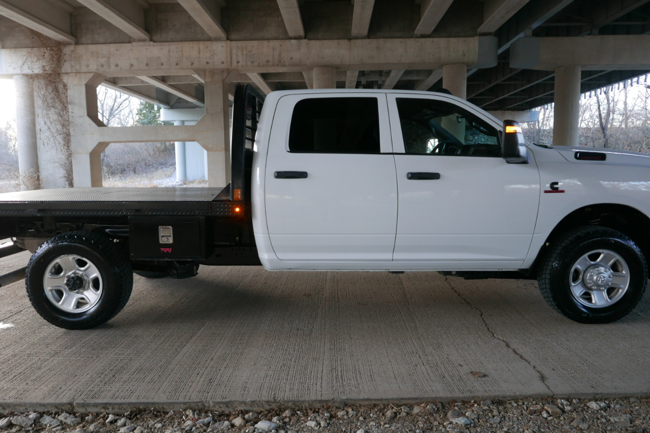 RAM 2500 Tradesman 4x4 Crew Cab 8' Box 2023