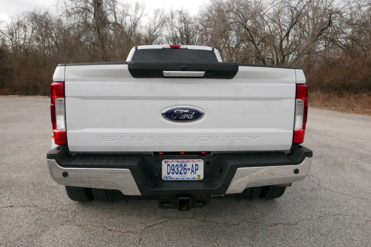 Ford Super Duty F-450 DRW XLT 4WD Crew Cab 8' Box 2019