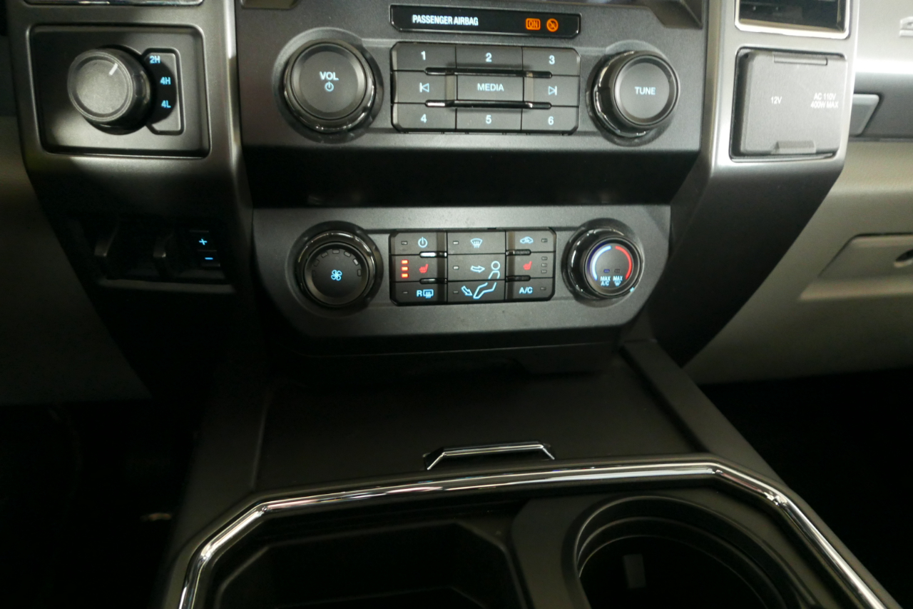 Ford Super Duty F-450 DRW XLT 4WD Crew Cab 8' Box 2019