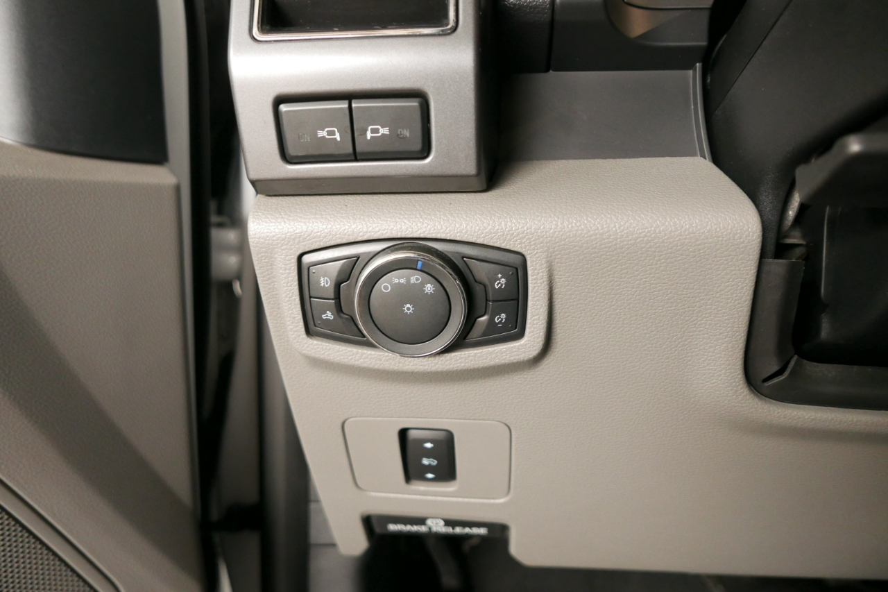 Ford Super Duty F-450 DRW XLT 4WD Crew Cab 8' Box 2019