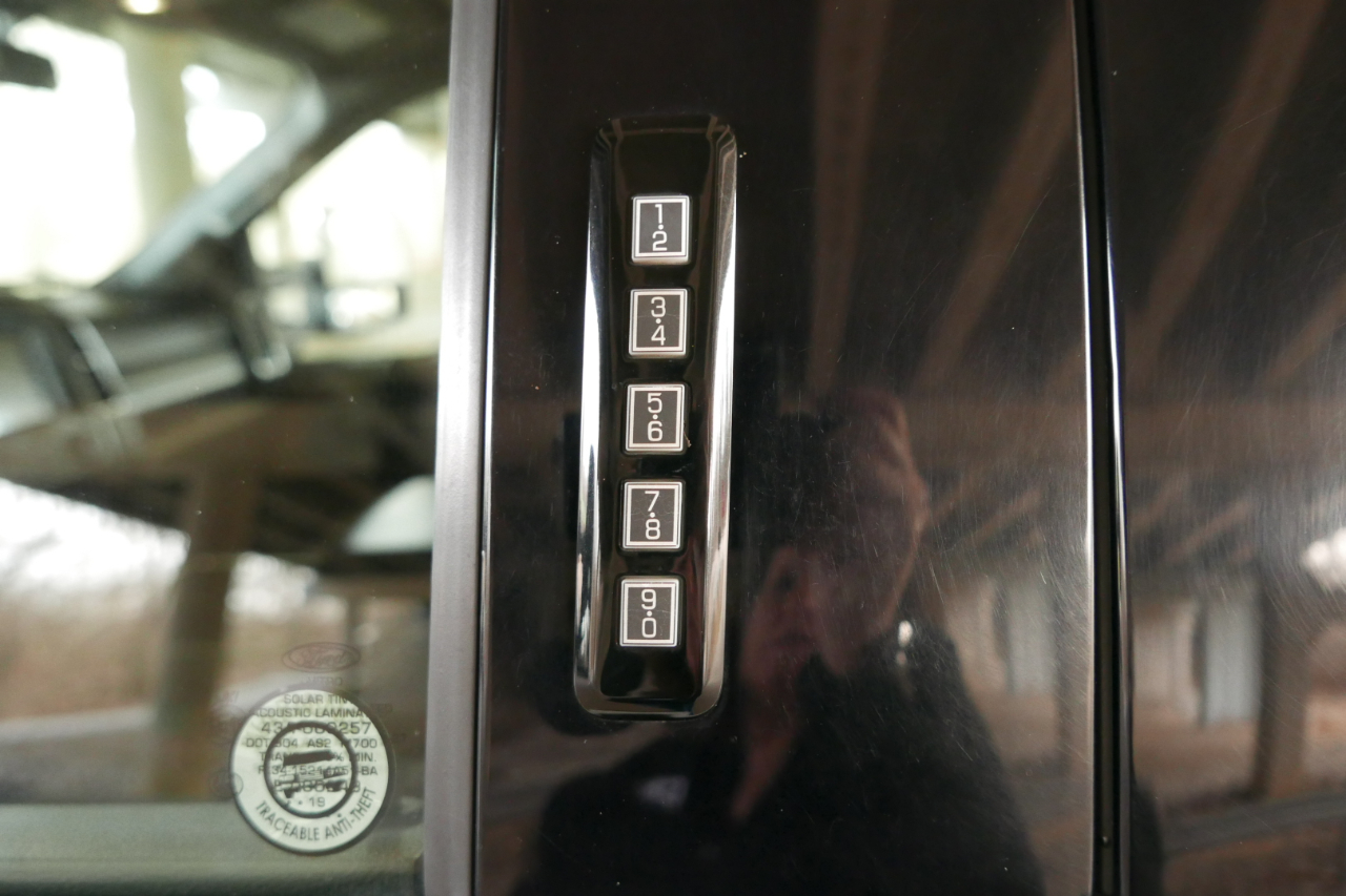 Ford Super Duty F-450 DRW XLT 4WD Crew Cab 8' Box 2019