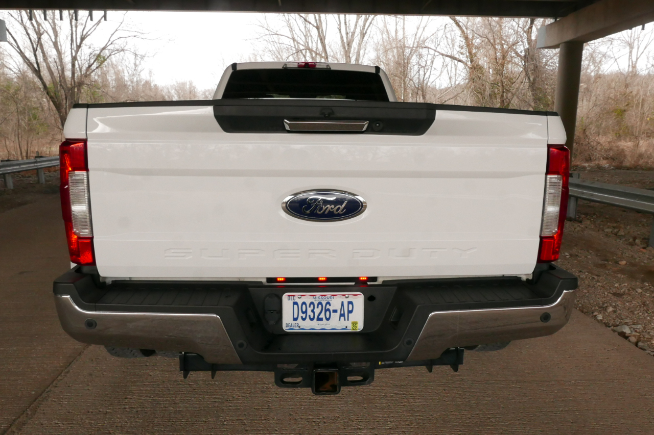 Ford Super Duty F-450 DRW XLT 4WD Crew Cab 8' Box 2019