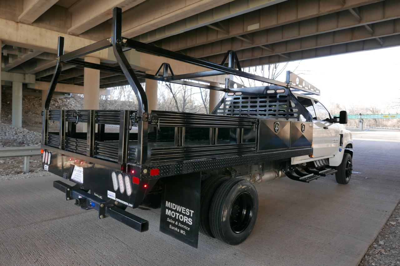 Chevrolet Silverado MD 4WD Crew Cab Work Truck 2024