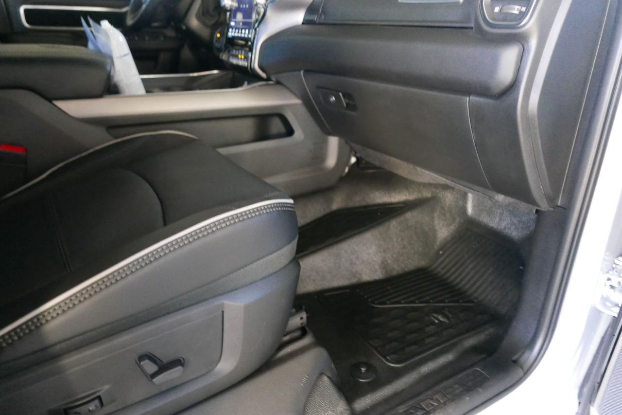 RAM 3500 Chassis Cab Big Horn 4WD Crew Cab 60" CA 172.4" WB 2026