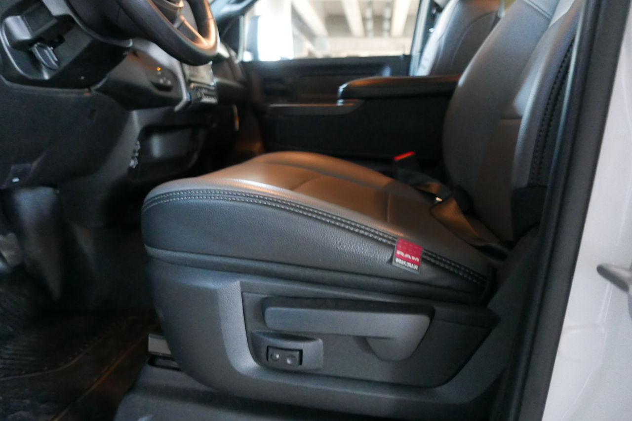 RAM 4500 Chassis Cab Tradesman 4x4 Crew Cab 60" CA 173.4" WB 2025