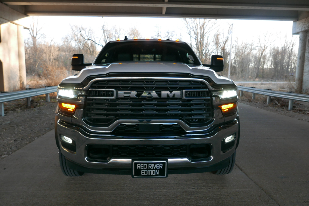 RAM 4500 Chassis Cab Tradesman 4x4 Crew Cab 60" CA 173.4" WB 2025