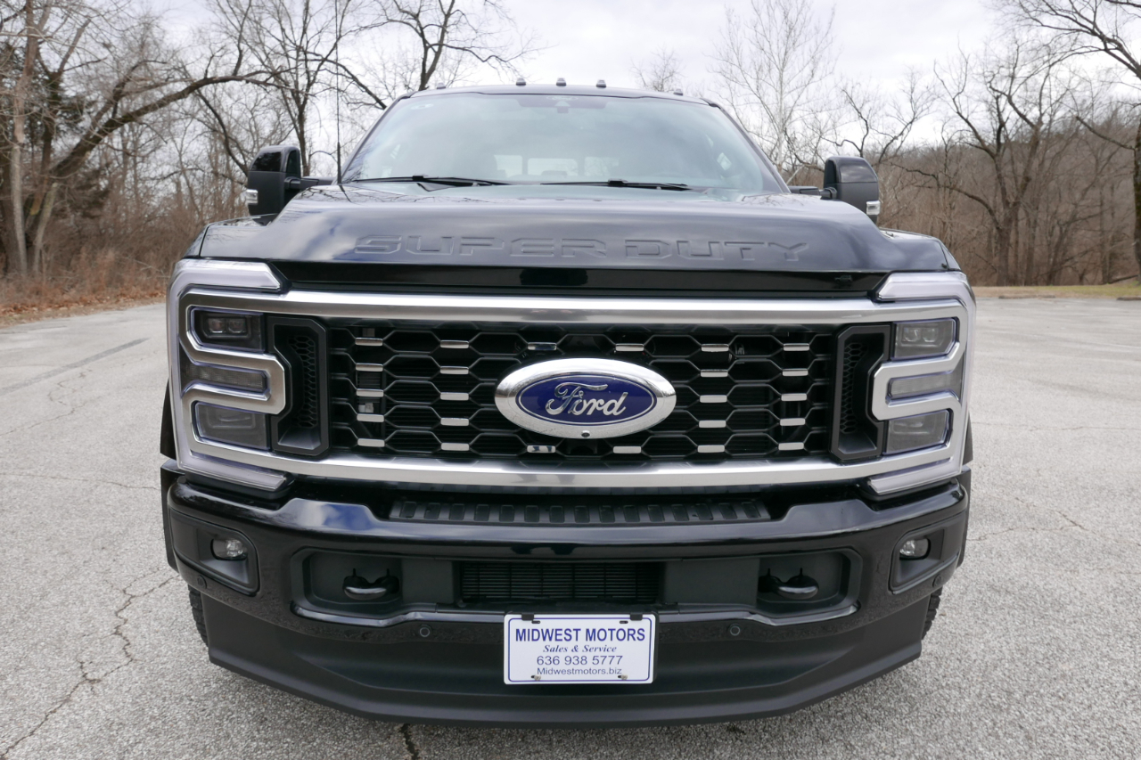 Ford Super Duty F-450 DRW Platinum 4WD Crew Cab 8' Box 2026