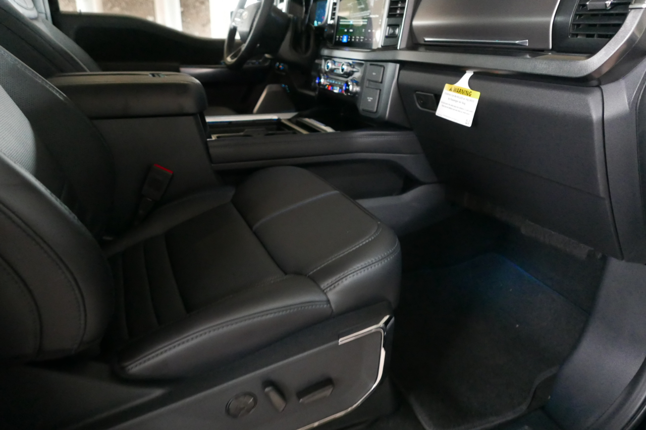 Ford Super Duty F-450 DRW Platinum 4WD Crew Cab 8' Box 2026