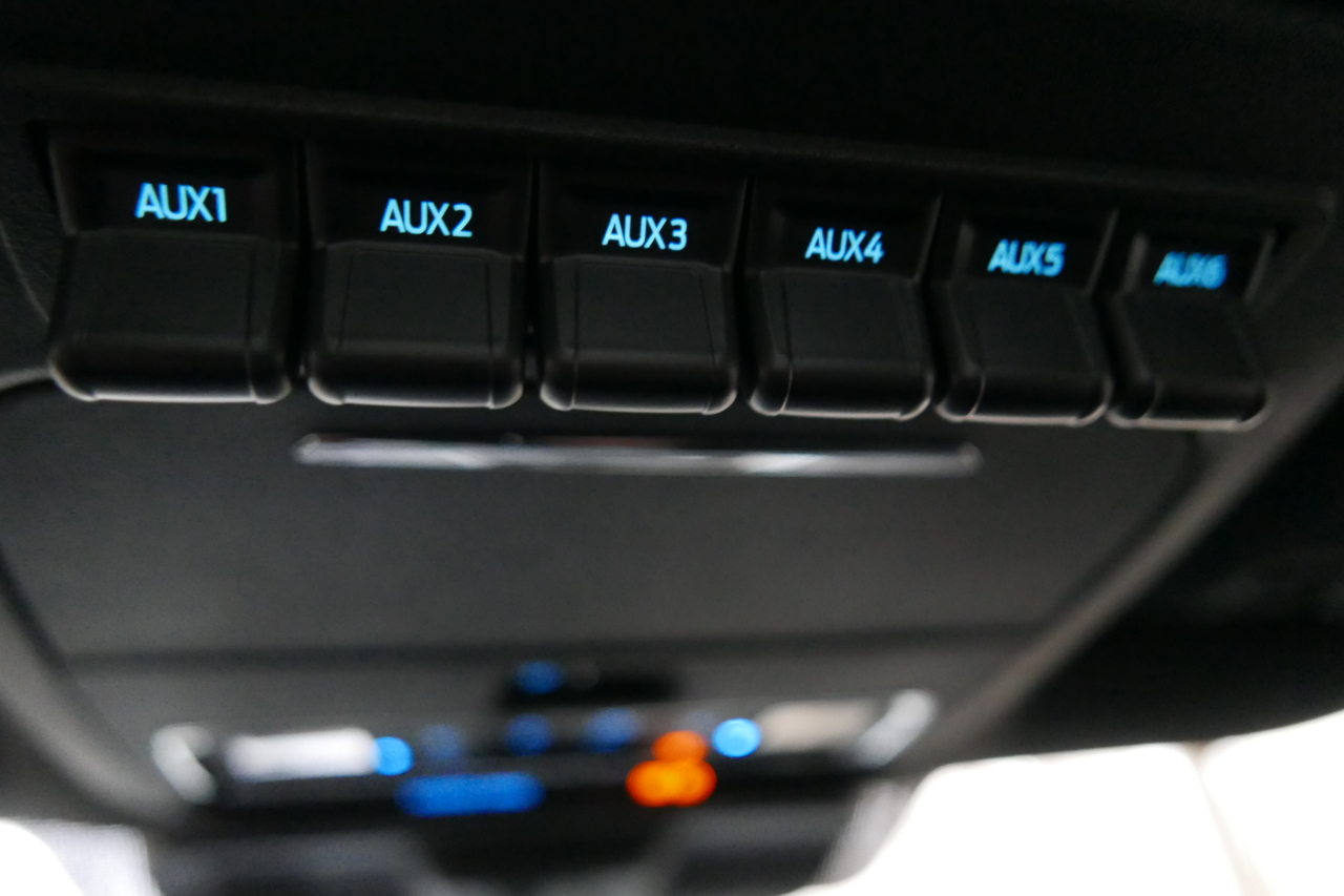 Ford Super Duty F-450 DRW Platinum 4WD Crew Cab 8' Box 2026