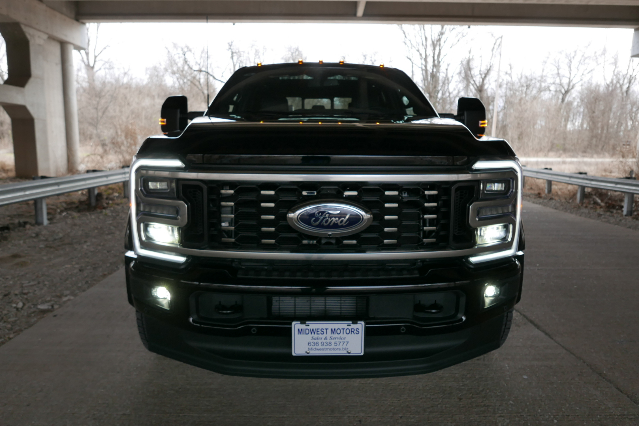 Ford Super Duty F-450 DRW Platinum 4WD Crew Cab 8' Box 2026