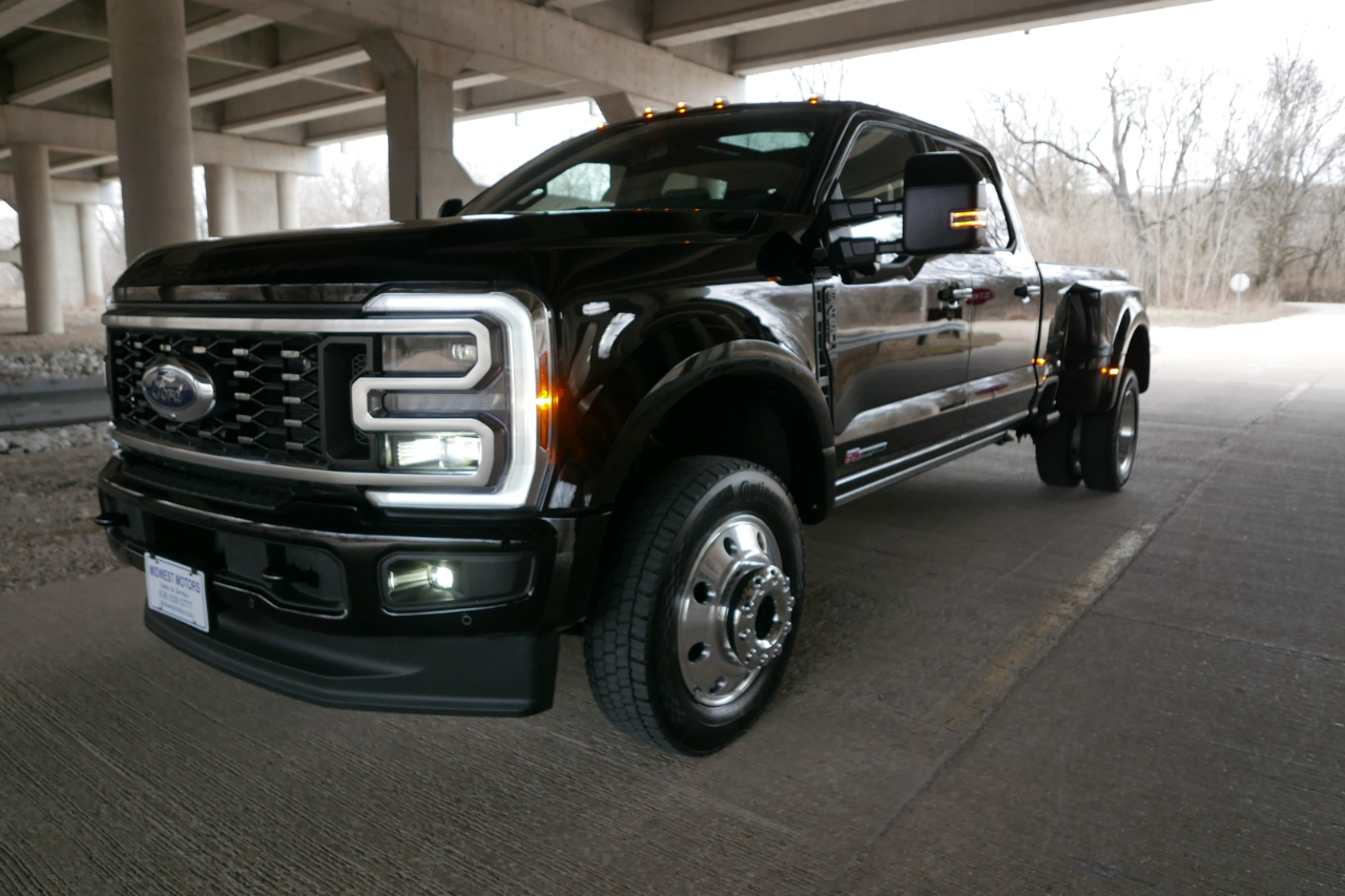 Ford Super Duty F-450 DRW Platinum 4WD Crew Cab 8' Box 2026