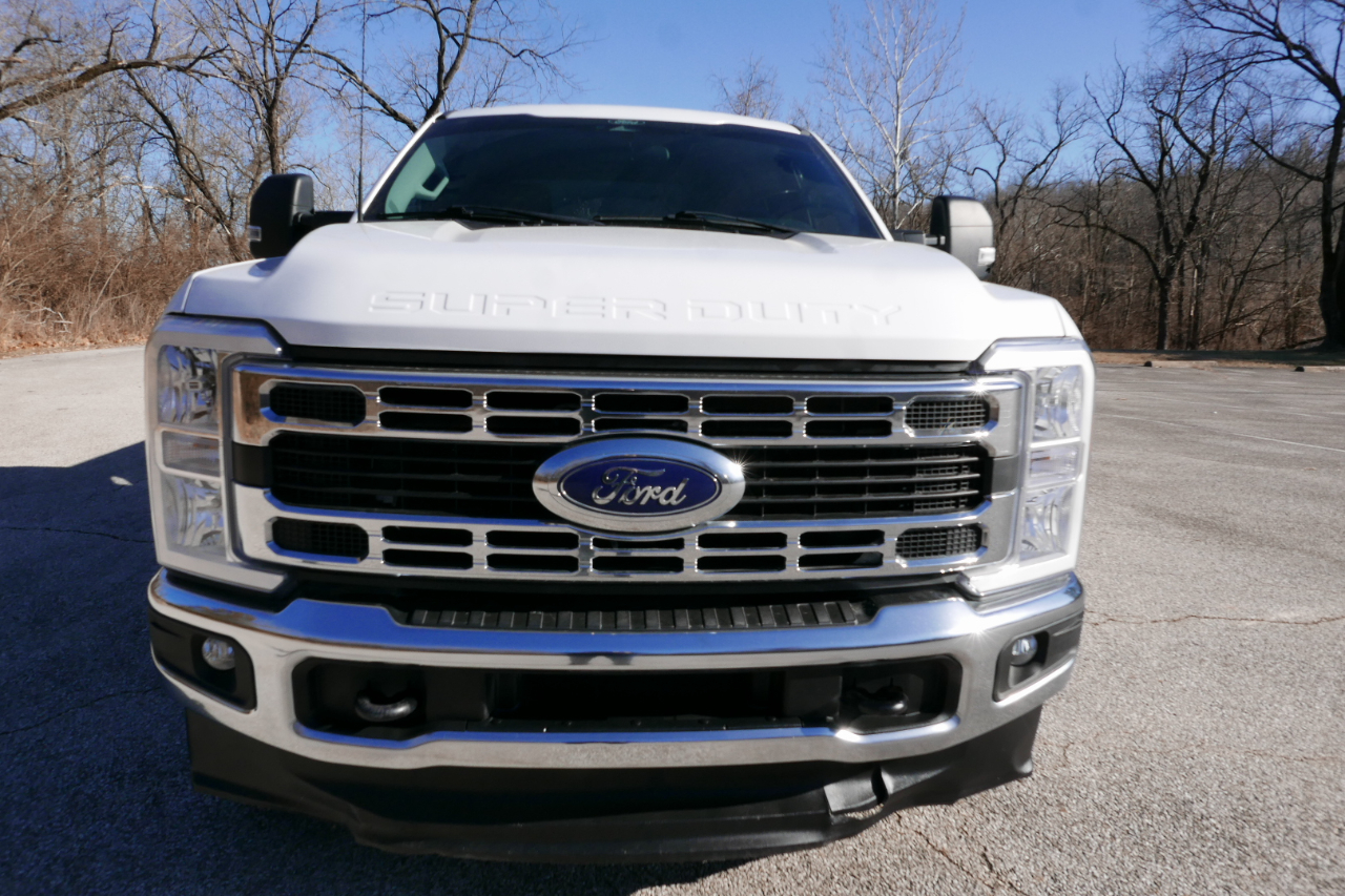Ford Super Duty F-250 SRW XLT 4WD Crew Cab 8' Box 2024