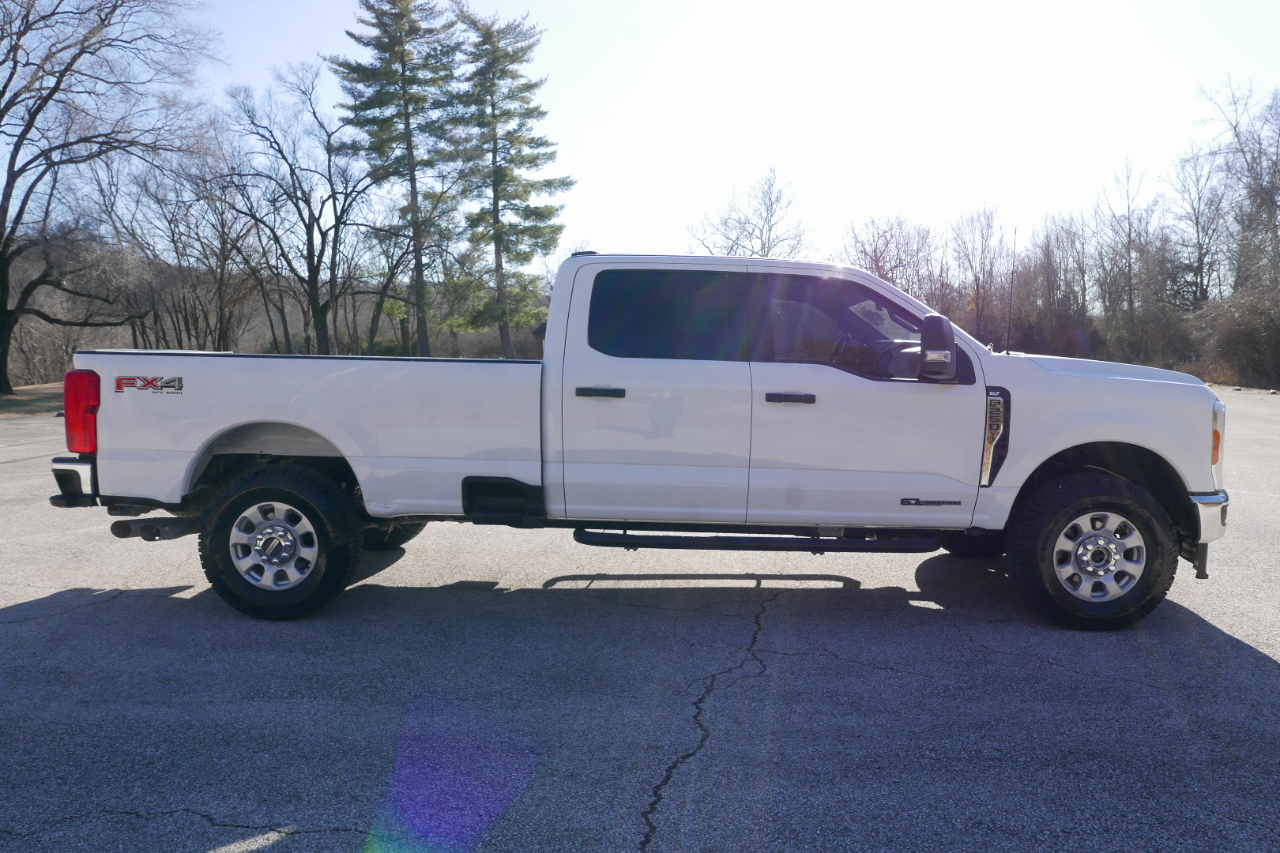 Ford Super Duty F-250 SRW XLT 4WD Crew Cab 8' Box 2024