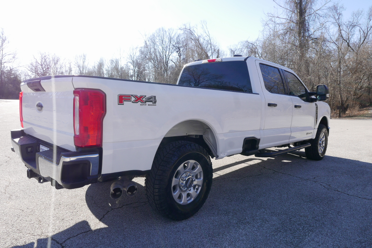 Ford Super Duty F-250 SRW XLT 4WD Crew Cab 8' Box 2024