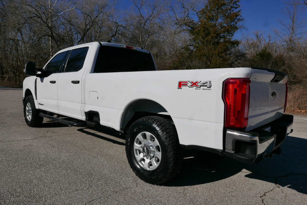 Ford Super Duty F-250 SRW XLT 4WD Crew Cab 8' Box 2024