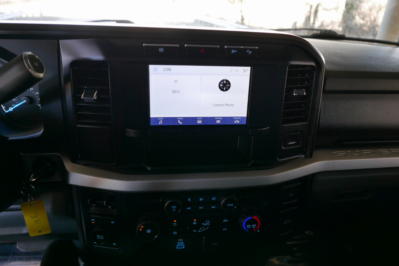 Ford Super Duty F-250 SRW XLT 4WD Crew Cab 8' Box 2024