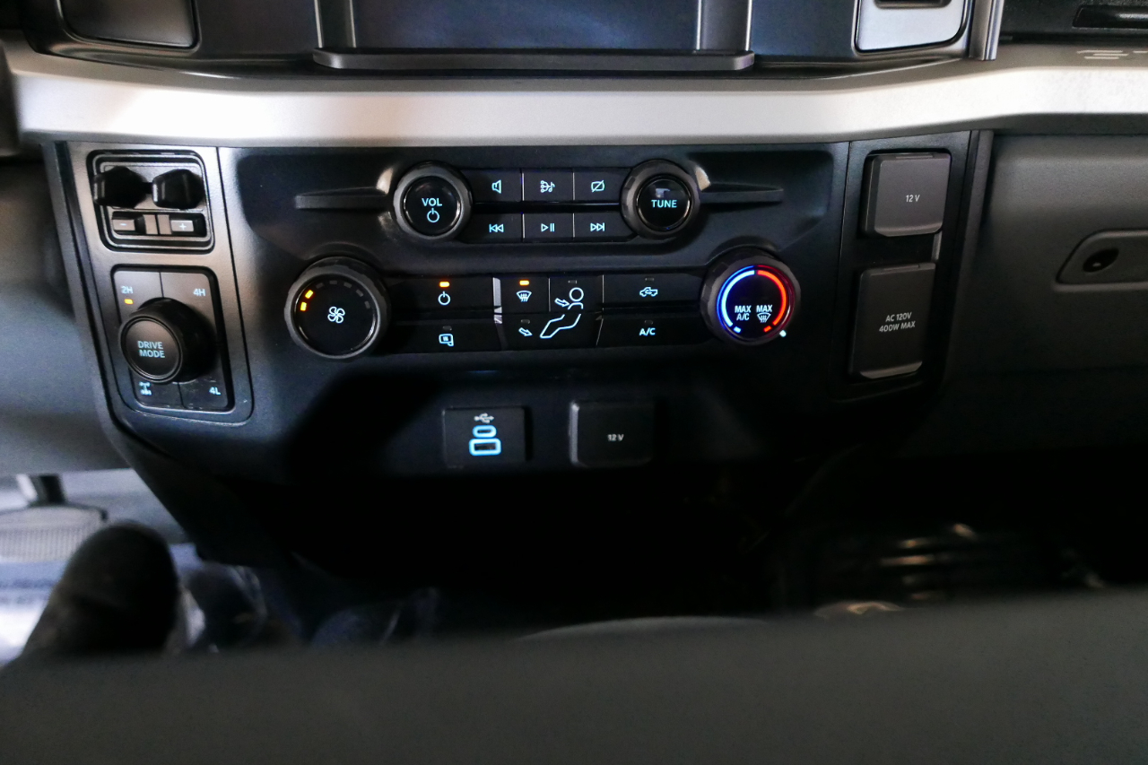 Ford Super Duty F-250 SRW XLT 4WD Crew Cab 8' Box 2024