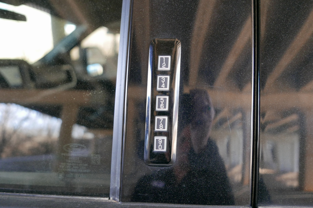 Ford Super Duty F-250 SRW XLT 4WD Crew Cab 8' Box 2024