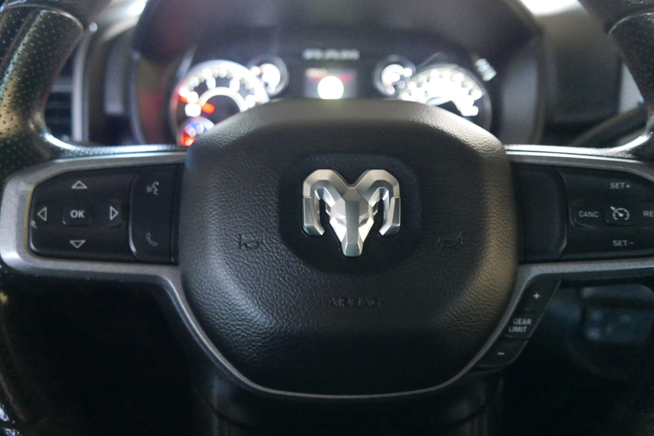 RAM 2500 Tradesman 4x4 Crew Cab 8' Box 2024