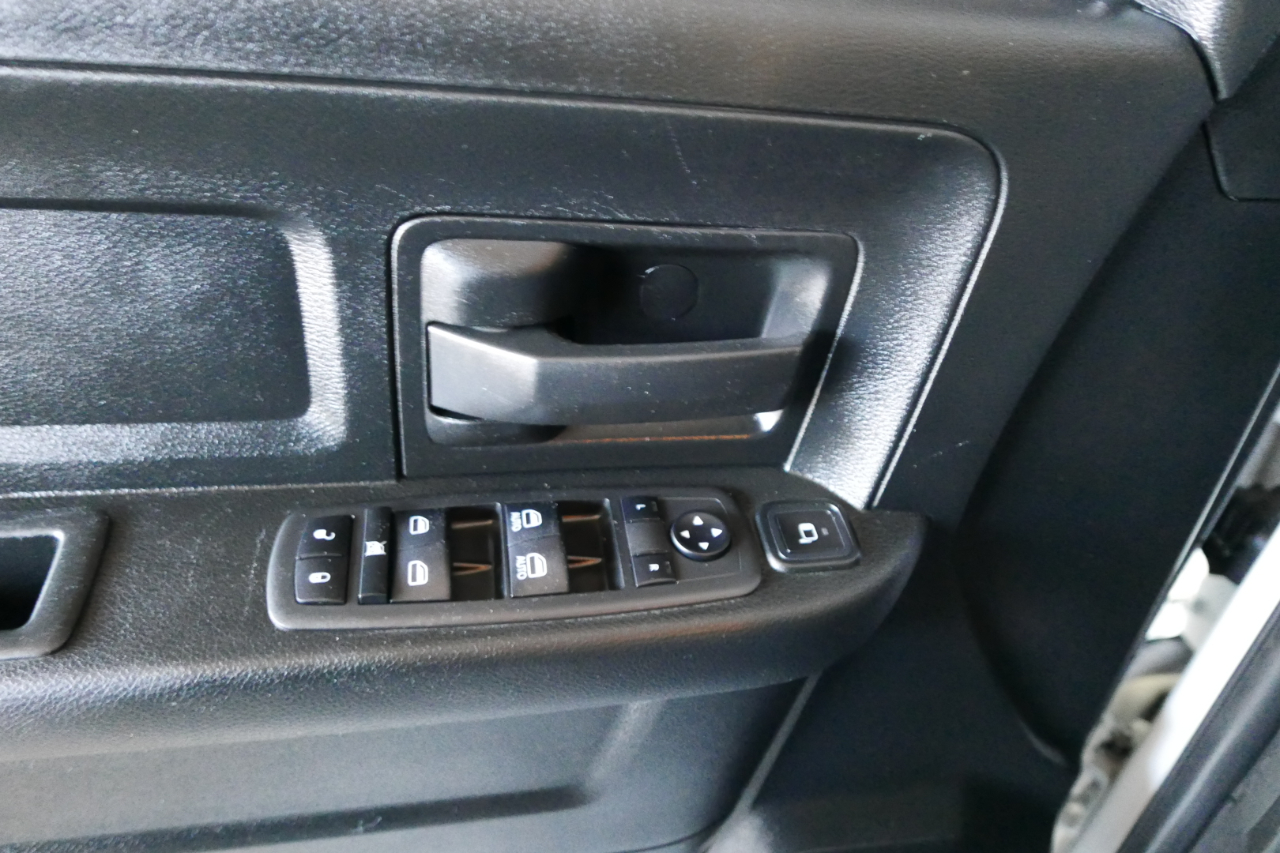 RAM 2500 Tradesman 4x4 Crew Cab 8' Box 2024