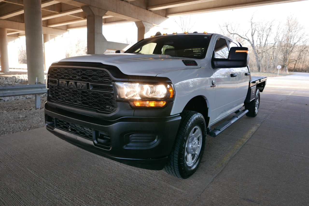 RAM 2500 Tradesman 4x4 Crew Cab 8' Box 2024