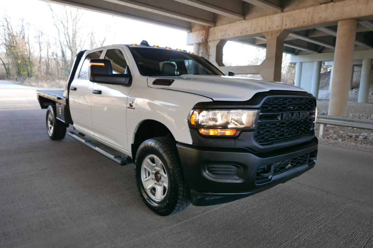 RAM 2500 Tradesman 4x4 Crew Cab 8' Box 2024