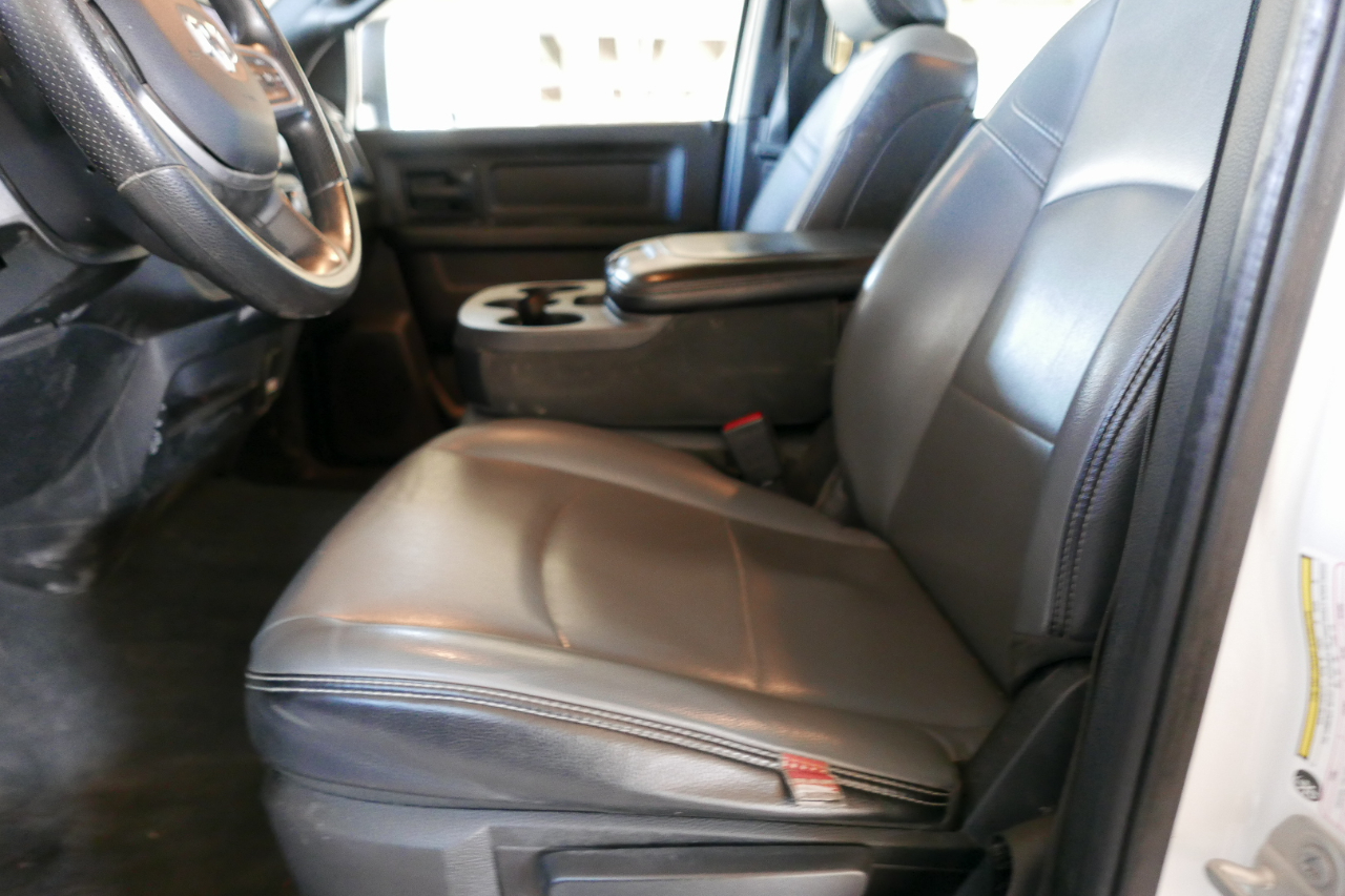 RAM 2500 Tradesman 4x4 Crew Cab 8' Box 2023