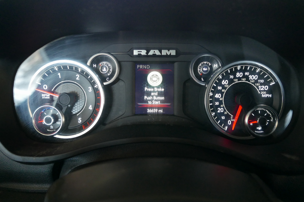 RAM 2500 Tradesman 4x4 Crew Cab 8' Box 2023