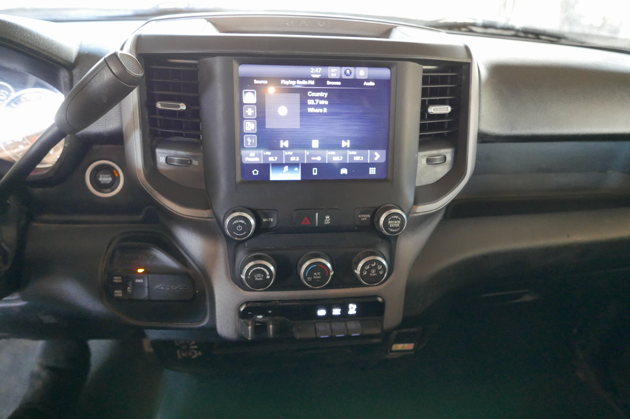 RAM 2500 Tradesman 4x4 Crew Cab 8' Box 2023