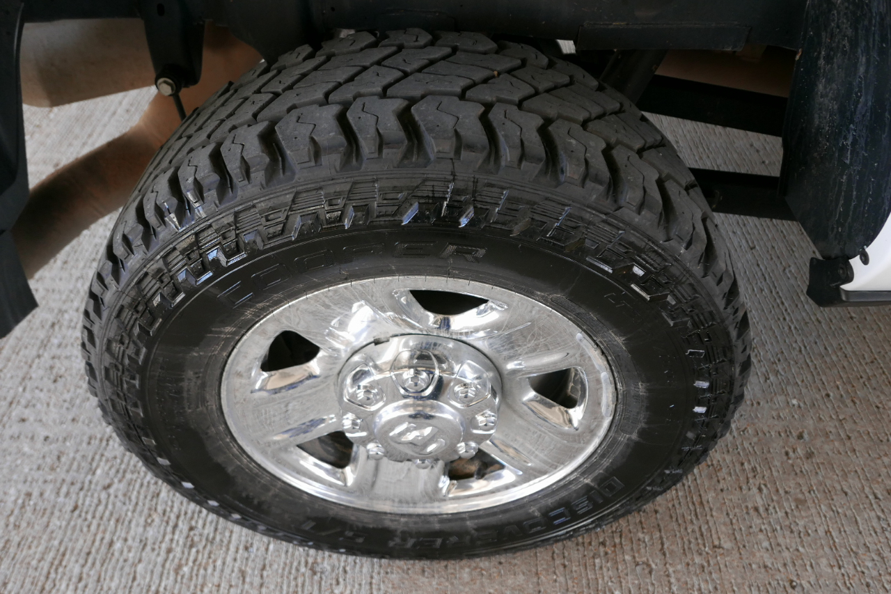 RAM 2500 Tradesman 4x4 Crew Cab 8' Box 2023